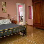 La Casa Di Giulia, Trilocale Con Balcone E Giardino