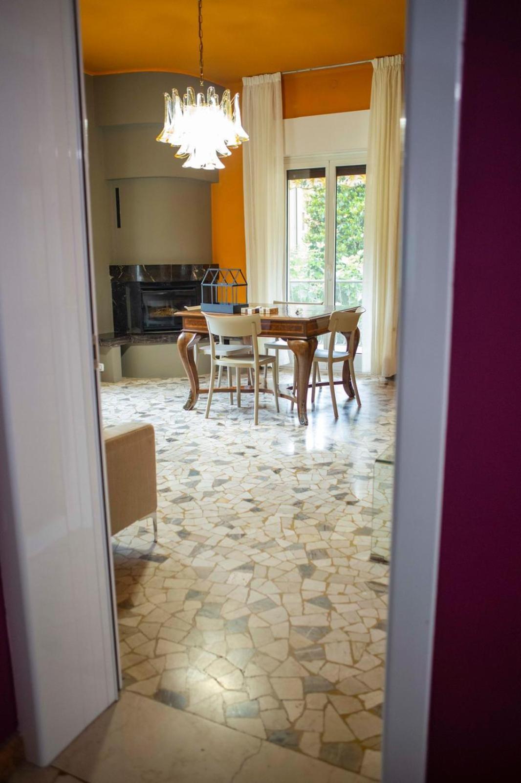 La Casa Di Giulia, Trilocale Con Balcone E Giardino * Brescia